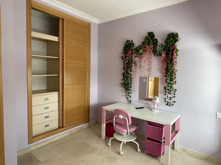 Image No.14-5 Bed Property for sale