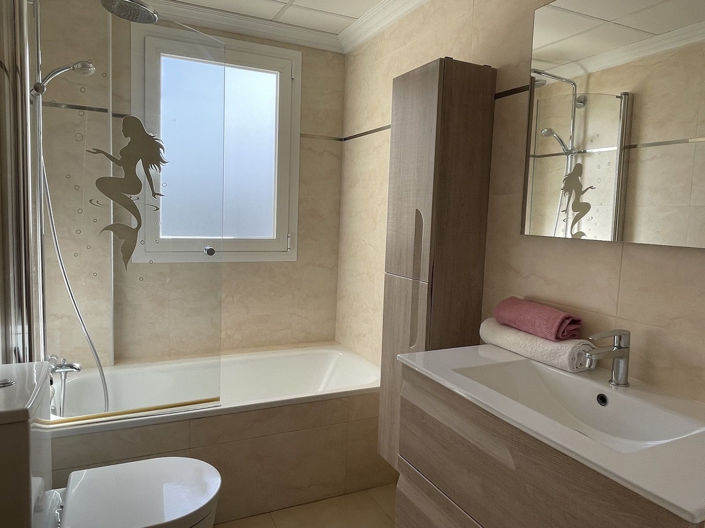 Image No.15-5 Bed Property for sale