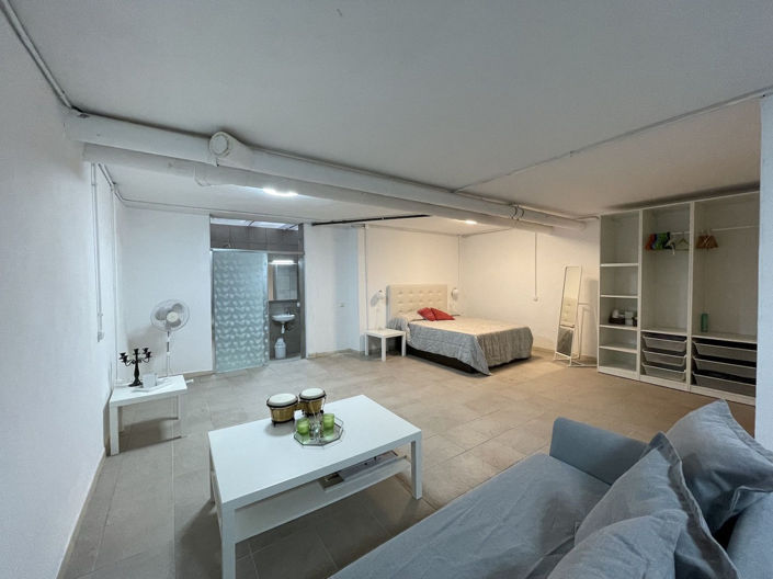 Image No.24-5 Bed Property for sale