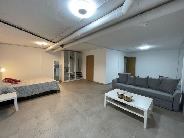 Image No.25-5 Bed Property for sale