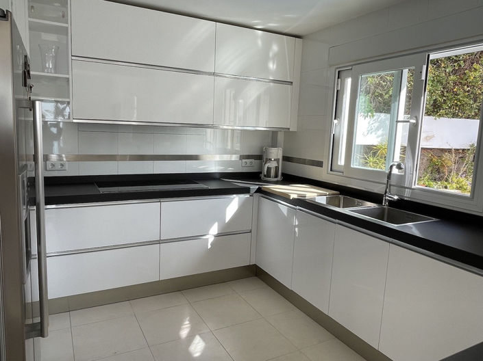 Image No.6-5 Bed Property for sale