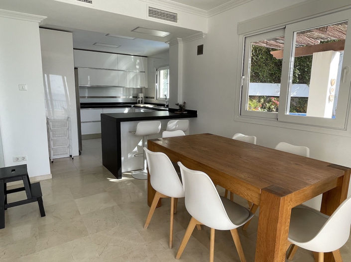 Image No.7-5 Bed Property for sale