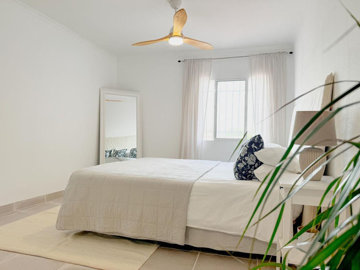 11-20939a0134ad724a8cb2a801094d15a4