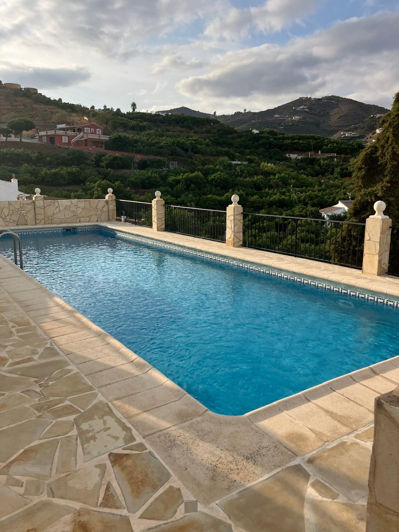 Image No.22-6 Bed Property for sale