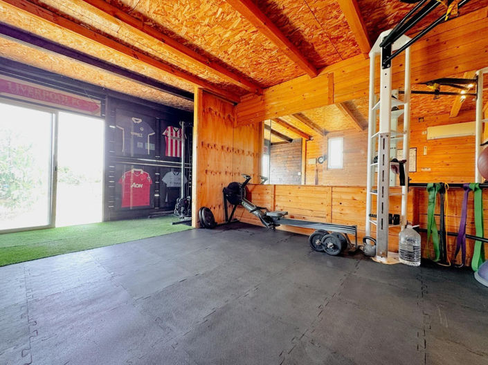 Image No.32-6 Bed Property for sale