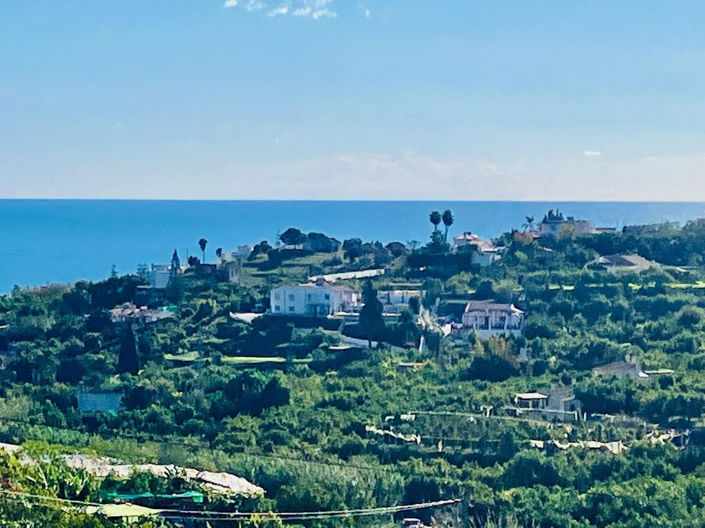 Image No.36-6 Bed Property for sale