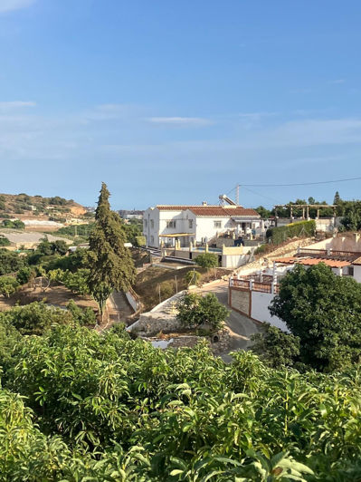 Image No.40-6 Bed Property for sale