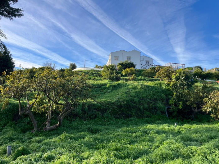 Image No.44-6 Bed Property for sale