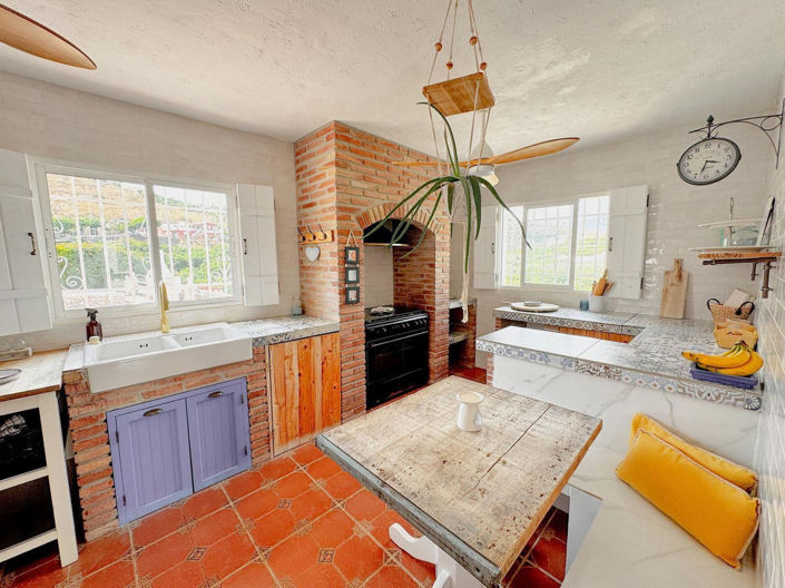 Image No.7-6 Bed Property for sale