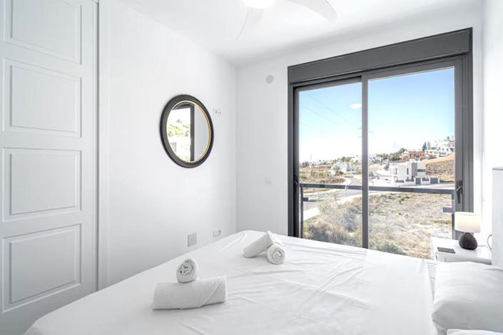 Image No.13-3 Bed Property for sale