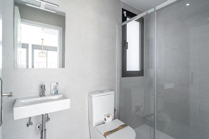 Image No.14-3 Bed Property for sale