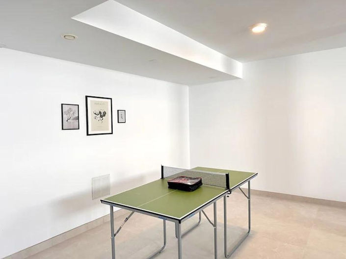 Image No.17-3 Bed Property for sale