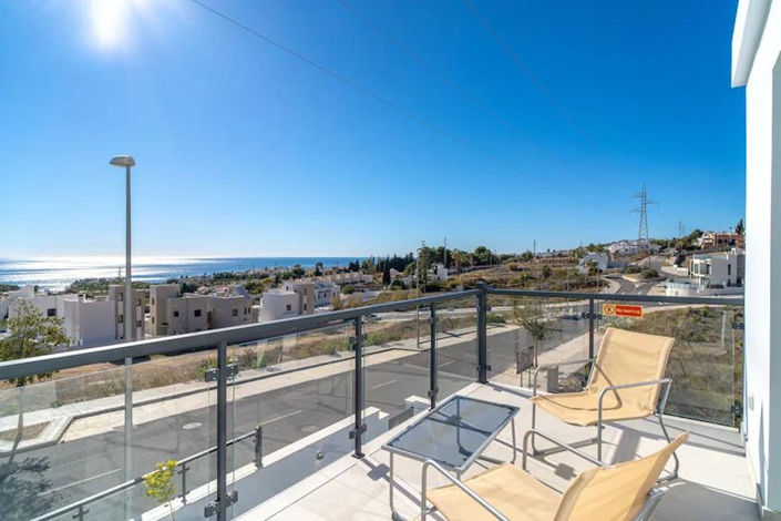 Image No.18-3 Bed Property for sale