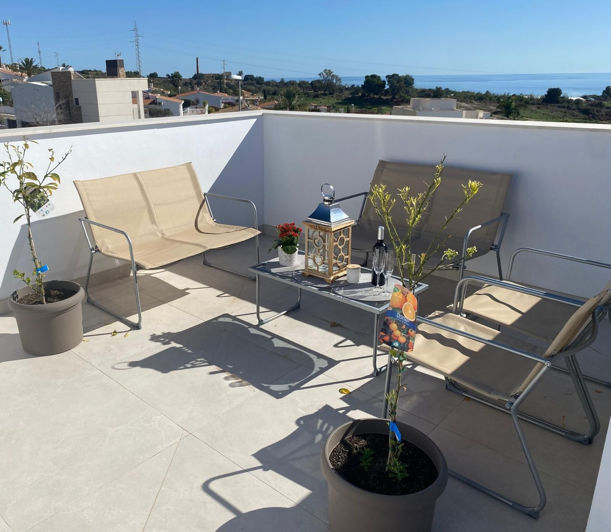 Image No.19-3 Bed Property for sale