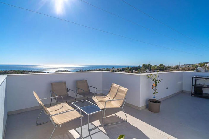 Image No.20-3 Bed Property for sale