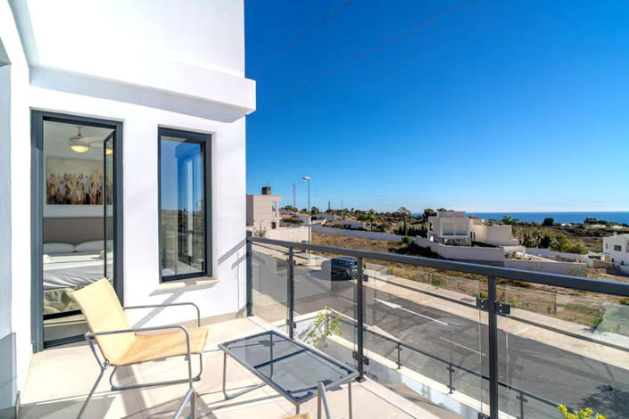 Image No.21-3 Bed Property for sale