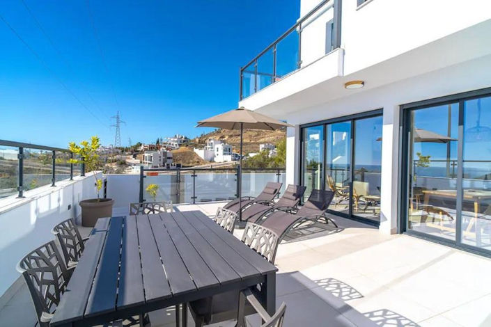 Image No.23-3 Bed Property for sale