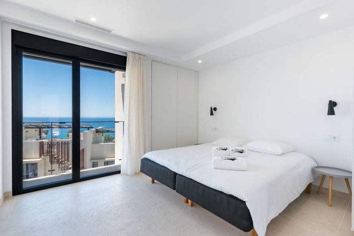 Image No.11-3 Bed Property for sale