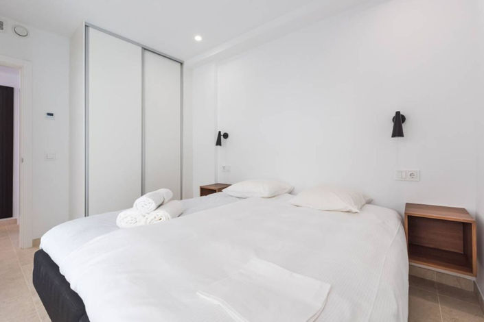 Image No.16-3 Bed Property for sale