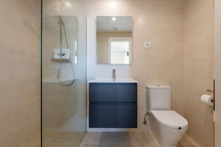 Image No.17-3 Bed Property for sale