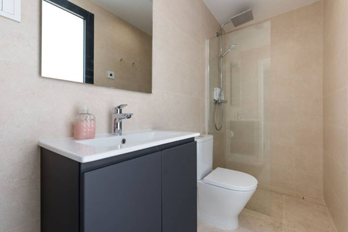 Image No.18-3 Bed Property for sale