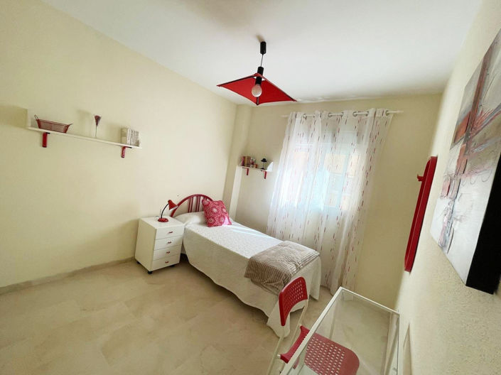 Image No.12-3 Bed Property for sale