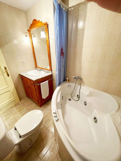 Image No.15-3 Bed Property for sale