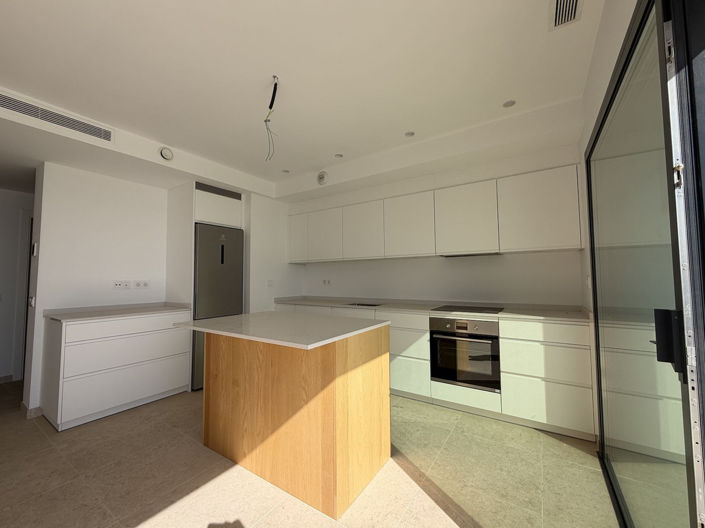 Image No.2-3 Bed Property for sale