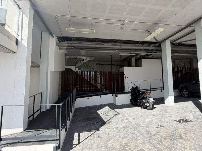 Image No.24-3 Bed Property for sale