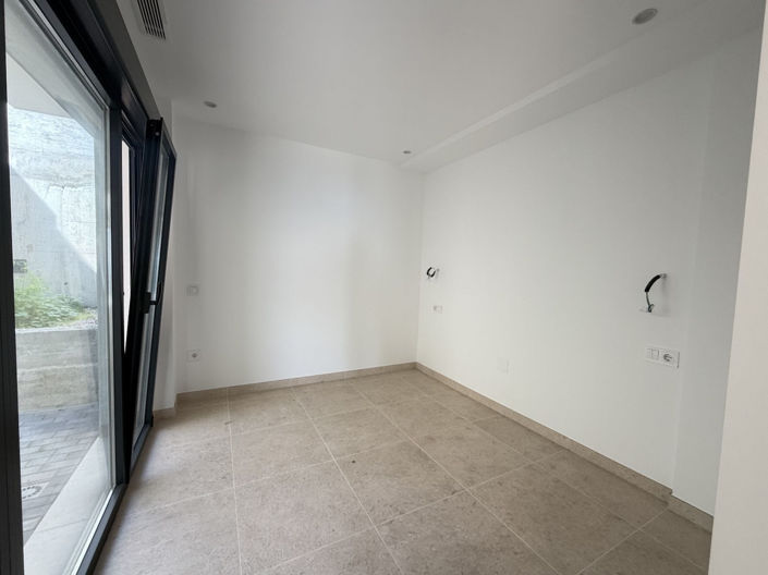 Image No.6-3 Bed Property for sale