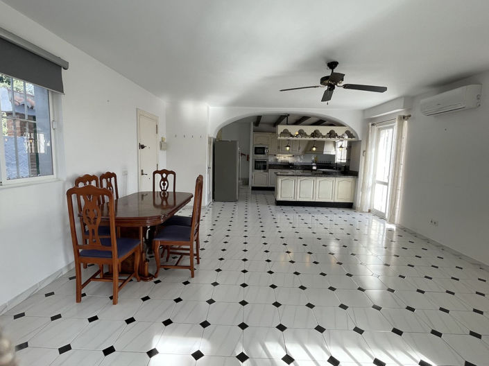 Image No.3-Propriété de 4 chambres à vendre à Nerja