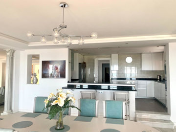 10-bb915d1cb19341576dcdc994b81ab9c5