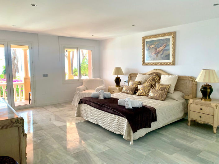 Image No.16-5 Bed Property for sale