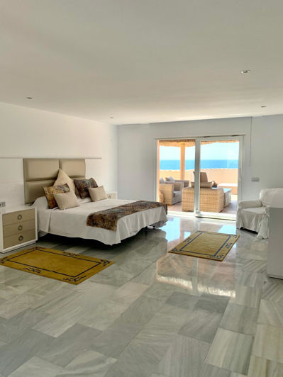 Image No.19-5 Bed Property for sale