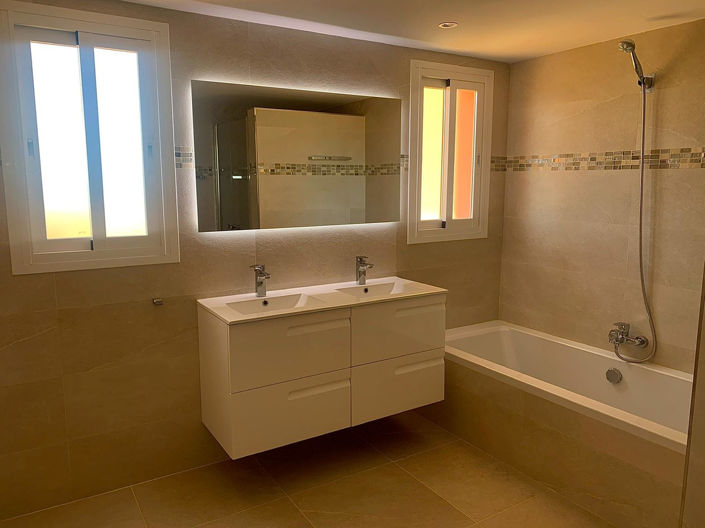 Image No.23-5 Bed Property for sale