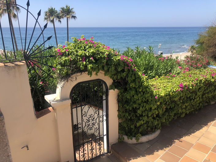 Image No.32-5 Bed Property for sale