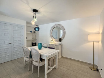 10-bb915d1cb19341576dcdc994b81ab9c5