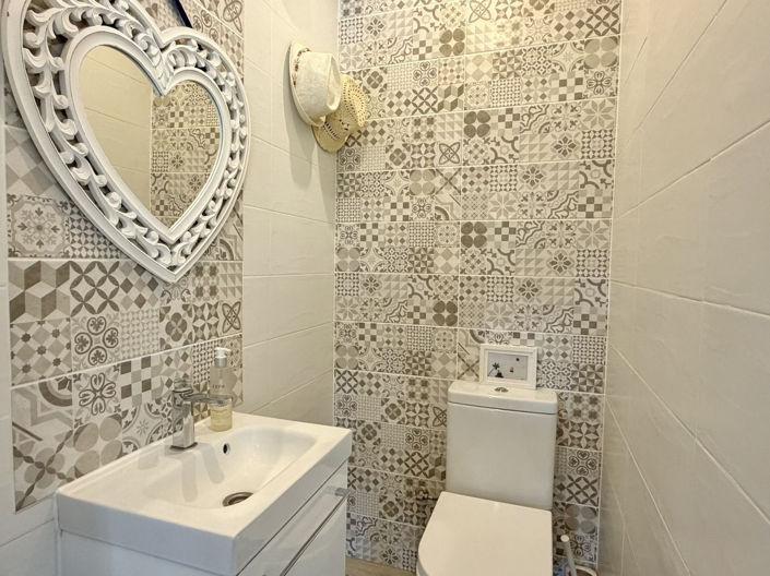 Image No.15-2 Bed Property for sale