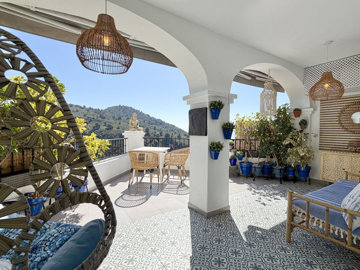 2-5bd7b9d04b45e33852eaf0ec6670150d