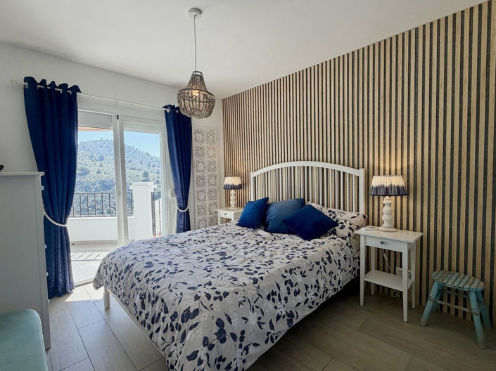 Image No.24-2 Bed Property for sale