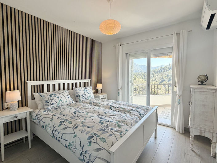 Image No.29-2 Bed Property for sale