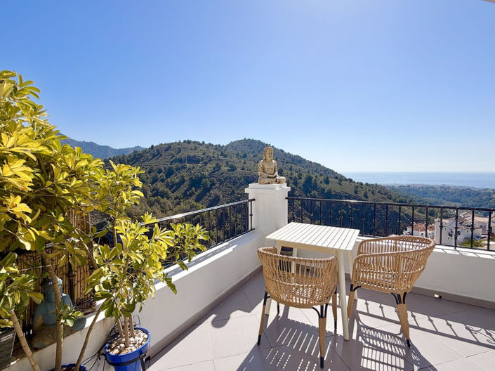 Image No.34-2 Bed Property for sale