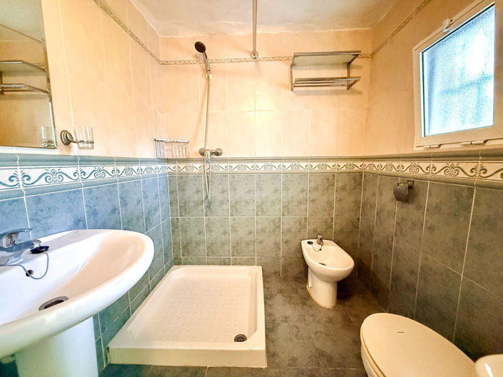 Image No.11-3 Bed Property for sale