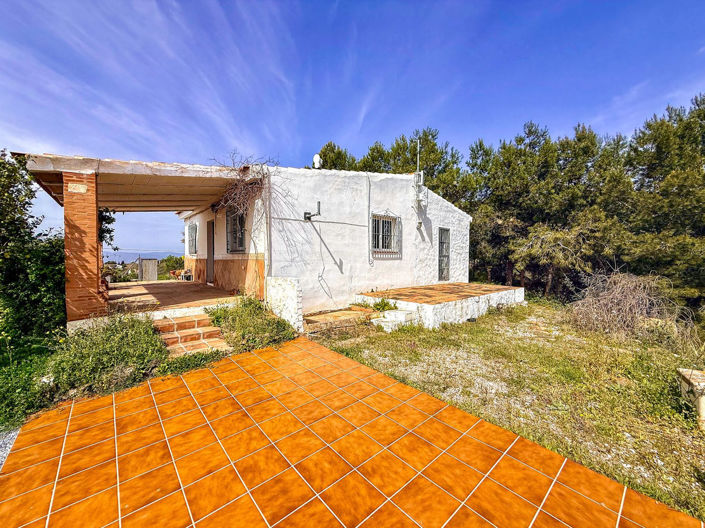 Image No.13-3 Bed Property for sale