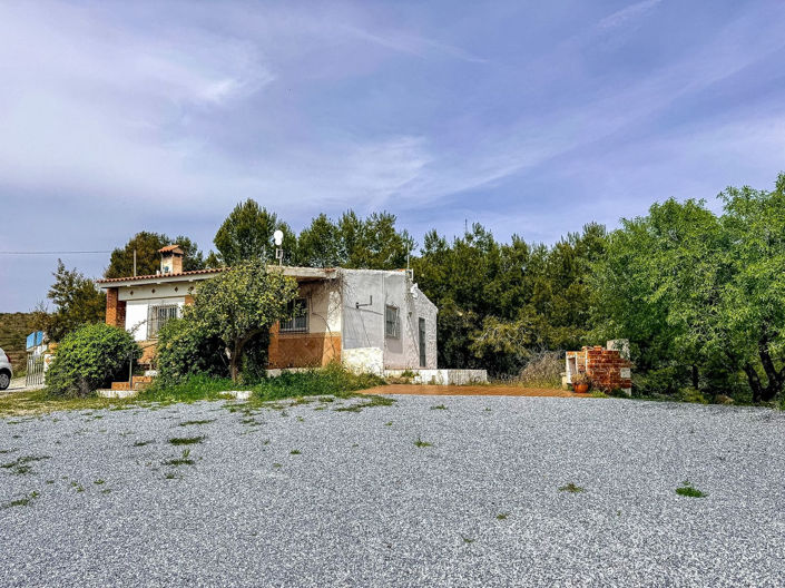 Image No.14-3 Bed Property for sale