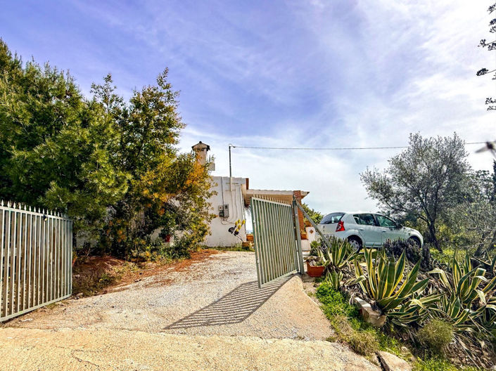 Image No.23-3 Bed Property for sale