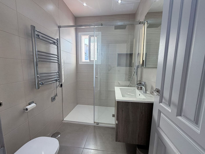 Image No.14-2 Bed Property for sale