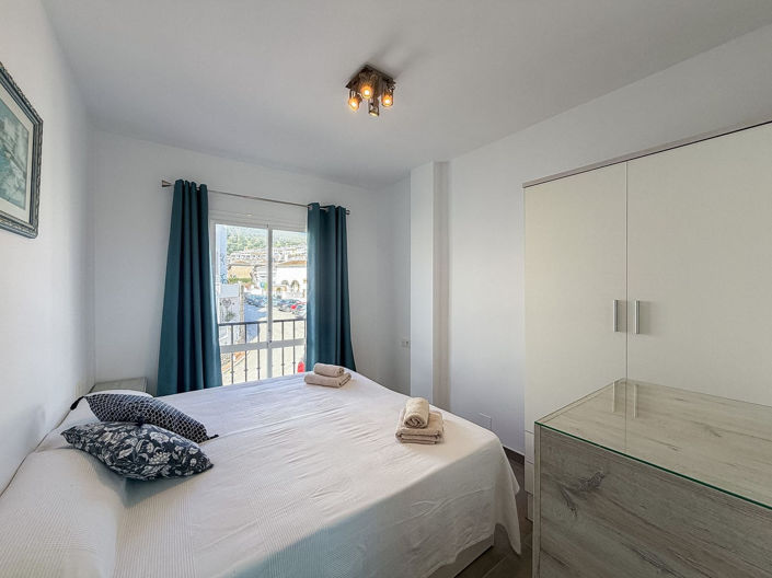 Image No.15-2 Bed Property for sale