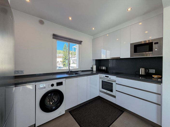 Image No.8-2 Bed Property for sale