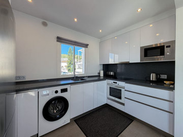 8-e64a9055bba3e77ac8aca3b893cdf826